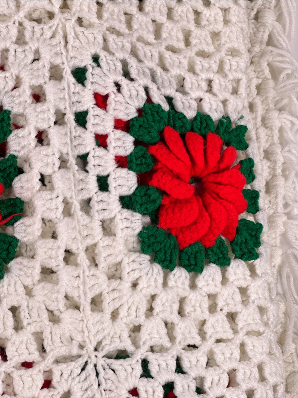 Handmade Crochet Afghan 3D Poinsettia Granny Square Red White 79x74 - Picture 5 of 10